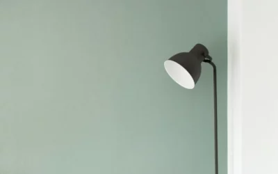 Changing a Light Bulb: English for Everyday Activities